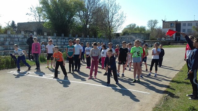 Спортивная жизнь района. 515 Школа.Красногвардейский район. Стадион. Сдадионикрасногвардейского района Марьяновка. Оксана Владимировна Черник Красногвардейский район Марьяновка. В Красногвардейском районе Крым часы фитнес.