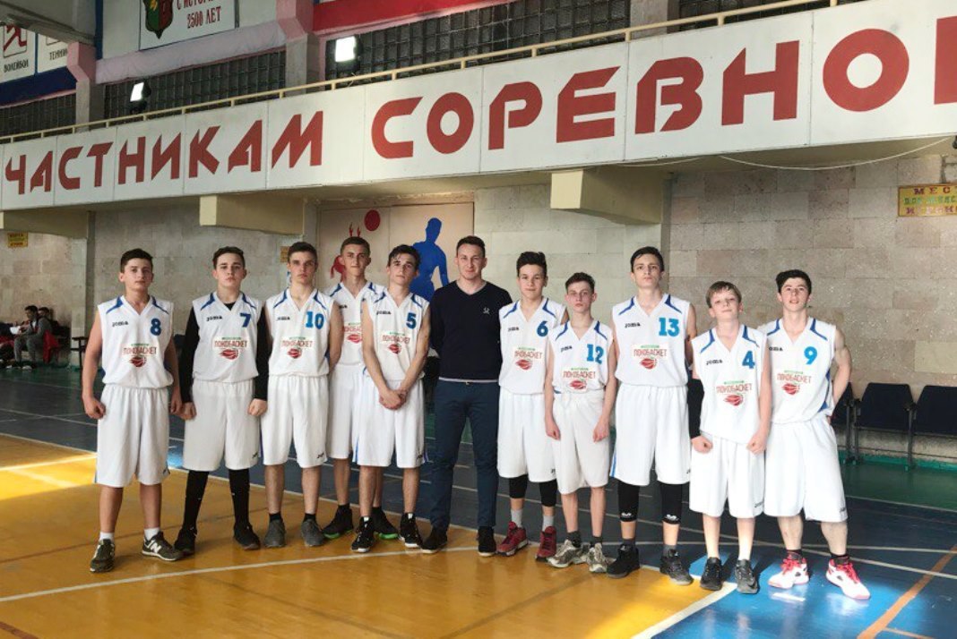 Красногвардейская спортшкола 2. Спортивная школа имени Стаценко. Спортивная школа Стаценко Красногвардейская. Баскетбол в Евпатории. Евпаторийская баскетбольная команда Искра.